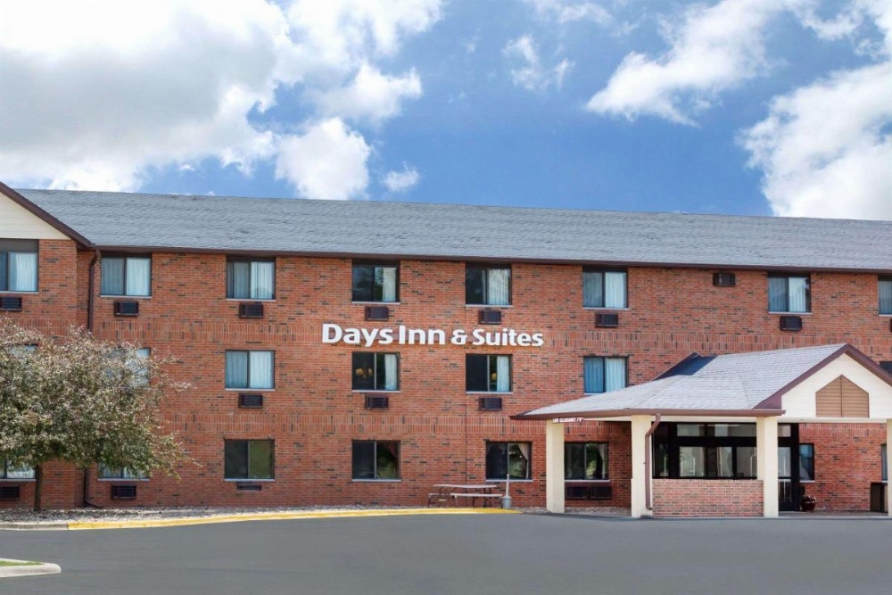 Days Inn & Suites by Wyndham Des Moines Airport Image 19