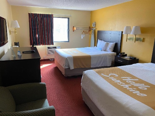 Days Inn & Suites by Wyndham Des Moines Airport image 46